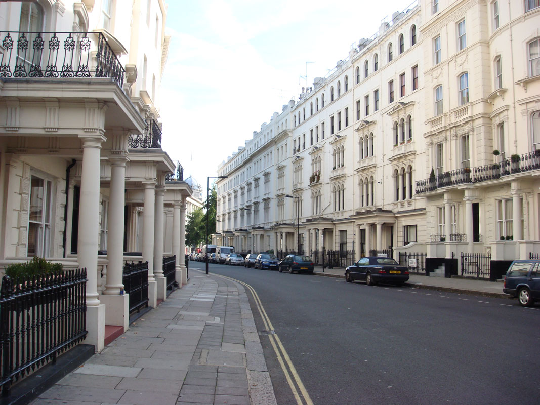 A_hotel_street